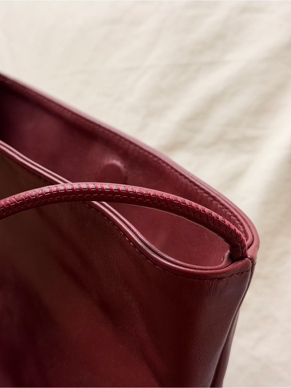 Matisse Vancouver Bucket Bag in Wine - Picture 6 of 11